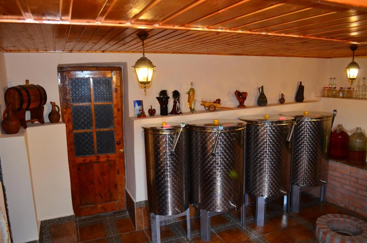 Family Hotel Lago&Wine Cellar Lagodekhi Esterno foto